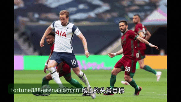 掌握转会市场动态的实用技巧——以曼联中场补强计划为例